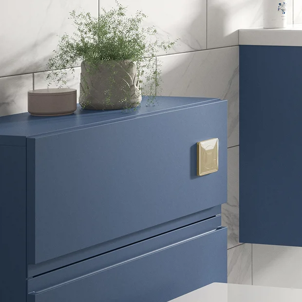 Arezzo Concealed WC Cistern Incl. Brushed Brass Square Flush Plate - Image 5